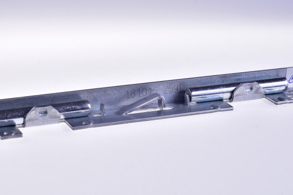 kovový profil označený laserom F9020