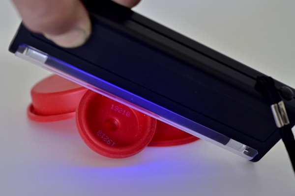 vzorky z gumy označená UV atramentom Inkjetová technológia